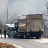 Užas u susjedstvu! Poginula žena, osam ozlijeđenih u te&scaron;kom sudaru kamiona i kombija