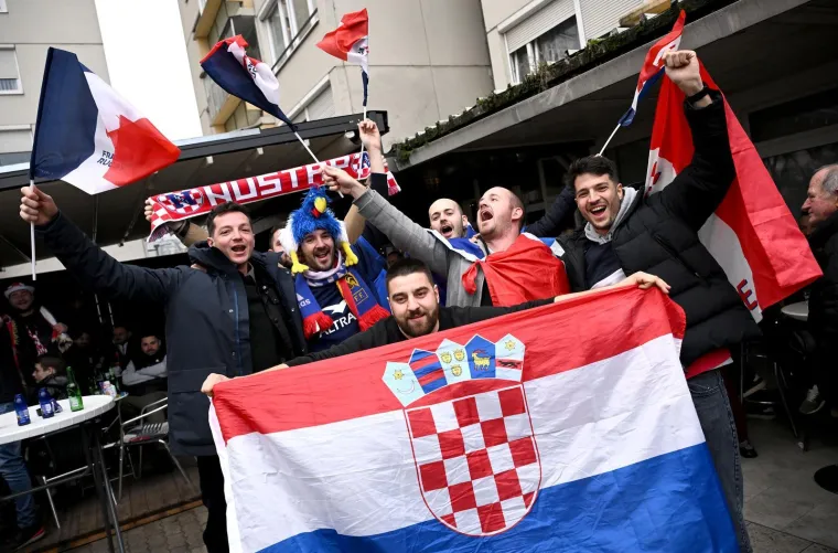 GOOOL! Ljudi moju, okrenuli smo Francuze! Ludnica je u Stožicama