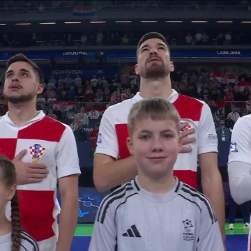 Stožice na nogama! &lsquo;Lijepa na&scaron;a&rsquo; uoči povijesne utakmice