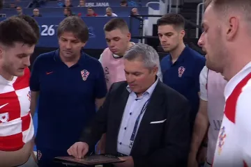 Drama u Ljubljani: Gore, dolje, lijevo, desno! Izbornik na minuti odmora crta paralele