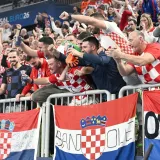 Bože, kakva ludnica u Stožicama: Legendarni majstori iz lože gledali hrvatski urnebes na tribinama