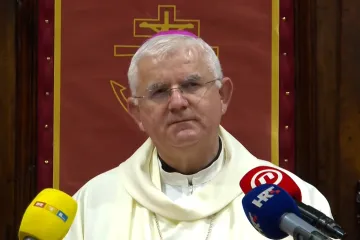 Nadbiskup Uzinić poručuje da je molitvi mjesto u crkvi: 'Potrebno se otvoriti Bogu i njegovim nadahnućima'