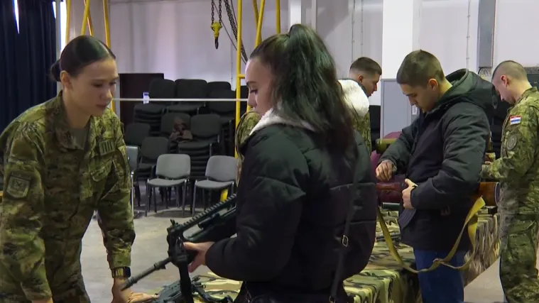 Od jutarnje tjelovježbe do paljbe: Evo &scaron;to čeka buduće polaznike hrvatskog vojnog učili&scaron;ta