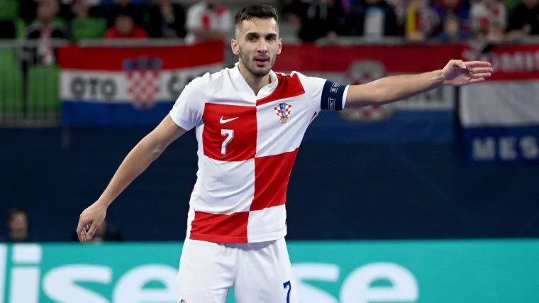 Sa suzom u očima kapetan je ostao kratak: 'Najsretniji sam čovjek na svijetu'