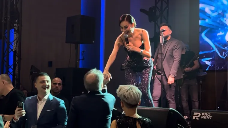 Bjegunac Mamić poljubio ruku ratnog zločinca Arkana. Ceca: 'Inače, ja sam va&scaron; fan'