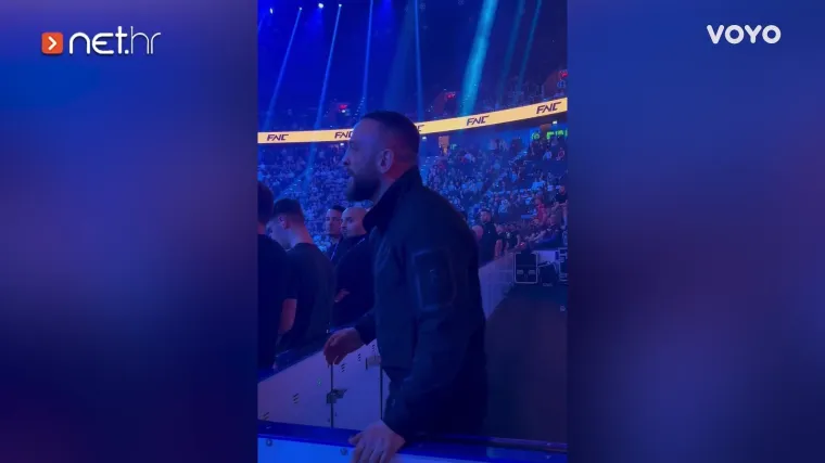 Pravi &scaron;ampion i kolega! Pogledajte kako Slo Rocky nakon bolnog poraza podržava Vitasovića