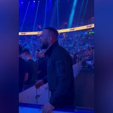 Pravi &scaron;ampion i kolega! Pogledajte kako Slo Rocky nakon bolnog poraza podržava Vitasovića