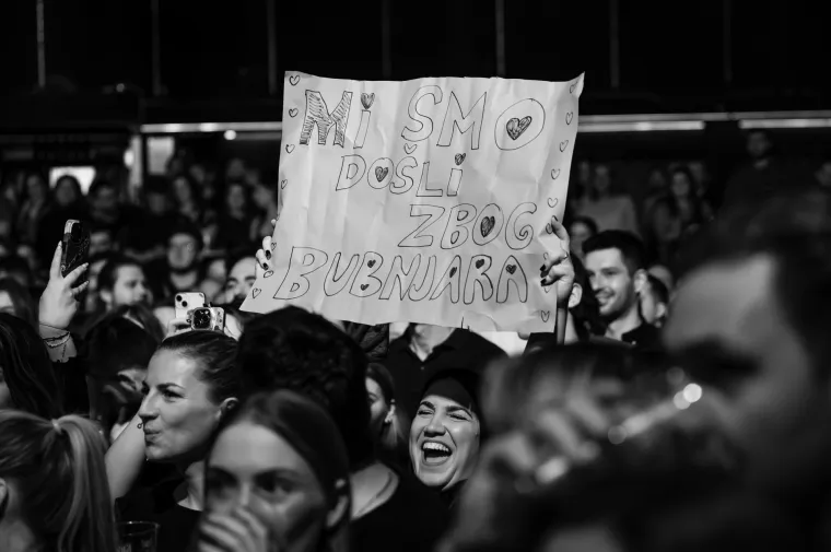 Moćnom svirkom na prepunom koncertu u Zagrebu, BluVinil je predstavio hvaljen album i najavio velike stvari