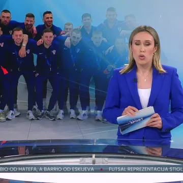 Brončani futsala&scaron;i su stigli, a pjevalo se vi&scaron;e od 24 sata: 'Gledam di je defibrilator'