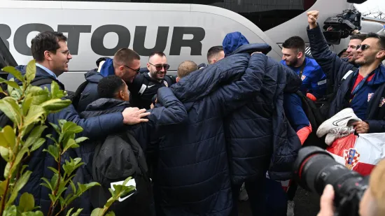 Brončani futsala&scaron;i su stigli, a pjevalo se vi&scaron;e od 24 sata: 'Gledam di je defibrilator'