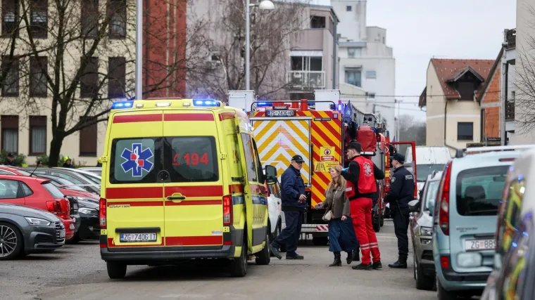 Pogledajte prizore drame na Jarunu: Buknuo požar u stanu, vatrogasci izvlačili ljude