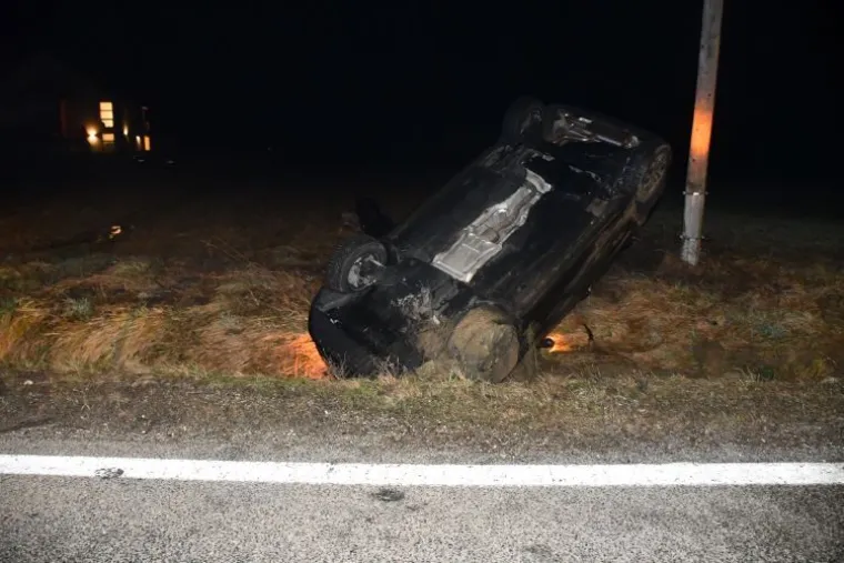 Pijan sletio u kanal kod Zagreba, auto zavr&scaron;io na krovu: Pazite koliko je promila imao
