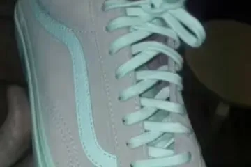 Ova iluzija posvađala je cijeli internet: Vidite li vi roza bijelu ili sivo tirkiznu tenisicu?