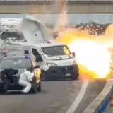 Snimka eksplozije iz susjedstva: Kala&scaron;njikovima napali oklopno vozilo i zapalili kombi