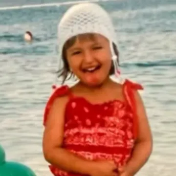 Prepoznajete li ovu preslatku djevojčicu? U novoj sezoni 'Gospodina Savr&scaron;enog' otvorila je du&scaron;u i odu&scaron;evila Karla