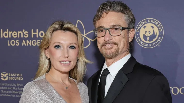 Razvod nakon 17 godina braka: Pjevačica reagirala nakon &scaron;okantnih poruka supruga s Epsteinom