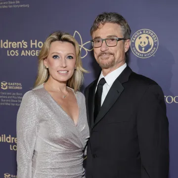 Razvod nakon 17 godina braka: Pjevačica reagirala nakon &scaron;okantnih poruka supruga s Epsteinom