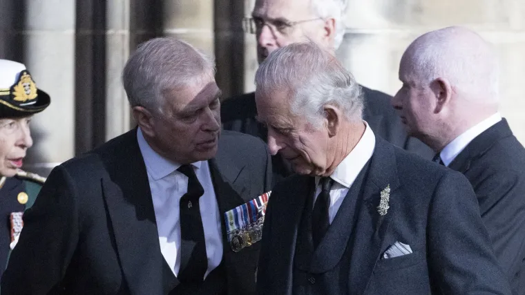 Kralj Charles prekida &scaron;utnju o Epsteinu: Palača spremna pomoći policiji zbog Andrewa