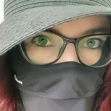 Prisiljena je živjeti život vampirice jer je može ubiti samo jedna minuta na suncu