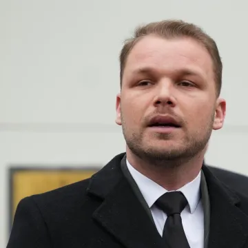 Stanivukovića policajci pretresli na ulasku u Hrvatsku! Provjeravali i njegov Mercedes