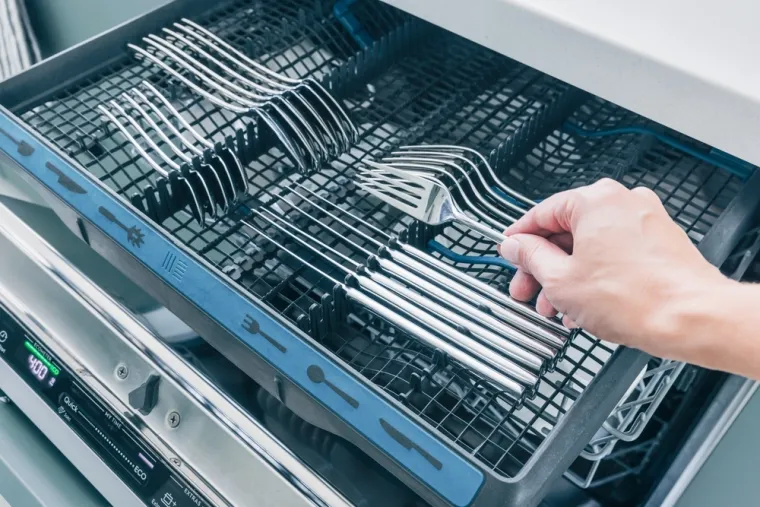 Ovu gre&scaron;ku mnogi rade kad pospremaju kuhinju: Na kraju će vam uni&scaron;titi noževe