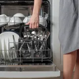 Ovu gre&scaron;ku mnogi rade kad pospremaju kuhinju: Na kraju će vam uni&scaron;titi noževe