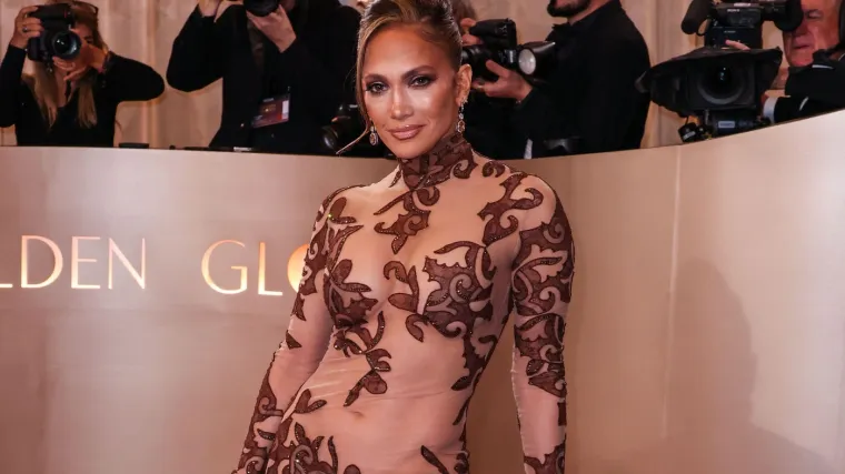 Jennifer Lopez objavom iz teretane pokazala trbu&scaron;njake i otkrila tajnu svoje zamamne figure