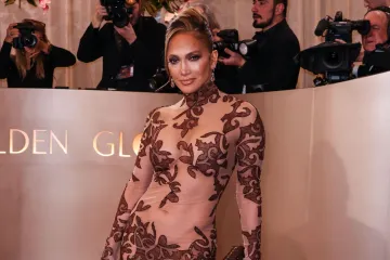 Jennifer Lopez objavom iz teretane pokazala trbu&scaron;njake i otkrila tajnu svoje zamamne figure