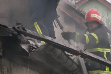 Velika tragedija kod Osijeka, u požaru poginula žena: 'Plamen je i&scaron;ao do četiri metra u visinu'