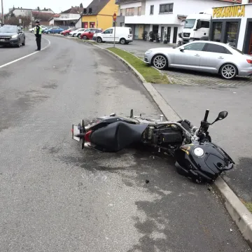 Izlazila s parkinga na glavnu cestu u rikverc, a onda je naletio motociklist: 'U bolnici je'