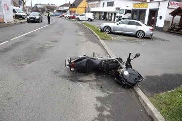 Izlazila s parkinga na glavnu cestu u rikverc, a onda je naletio motociklist: 'U bolnici je'