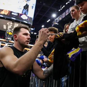 &Scaron;okantni transfer u najavi! Hoće li Luka Dončić zaigrati za srpskog velikana?