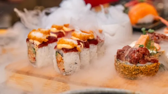 Večera za dvoje kao mali ritual bliskosti uz savr&scaron;eno osmi&scaron;ljene okuse