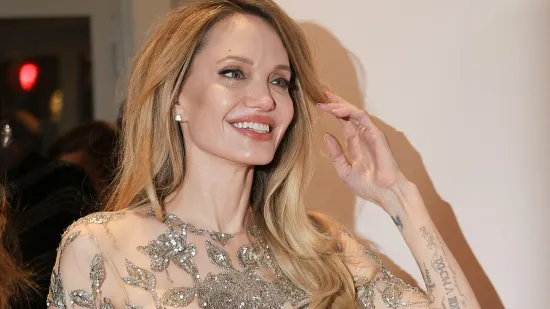 Od raka joj umrle majka, baka i teta: Angelina Jolie otkrila za&scaron;to voli svoje ožiljke