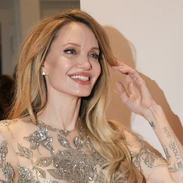 Od raka joj umrle majka, baka i teta: Angelina Jolie otkrila za&scaron;to voli svoje ožiljke