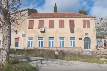 Od prazne učionice do zvjezdarnice: Stara &scaron;kola u Vrgorcu dobiva novu svrhu