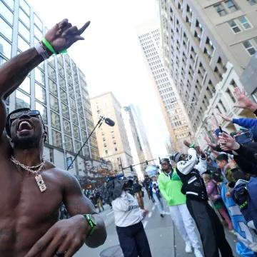 Ovo su čekali 13 godina: Nevjerovatan broj navijača preplavio ulice nakon osvajanja Super Bowla