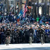 Ljudi vise sa semafora, a &scaron;kole su prazne: Milijun ljudi iza&scaron;lo na ulice pozdraviti prvake