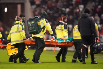 Liverpool do važna tri boda, susret obilježila mučna ozljeda, pružali mu pomoć pet minuta