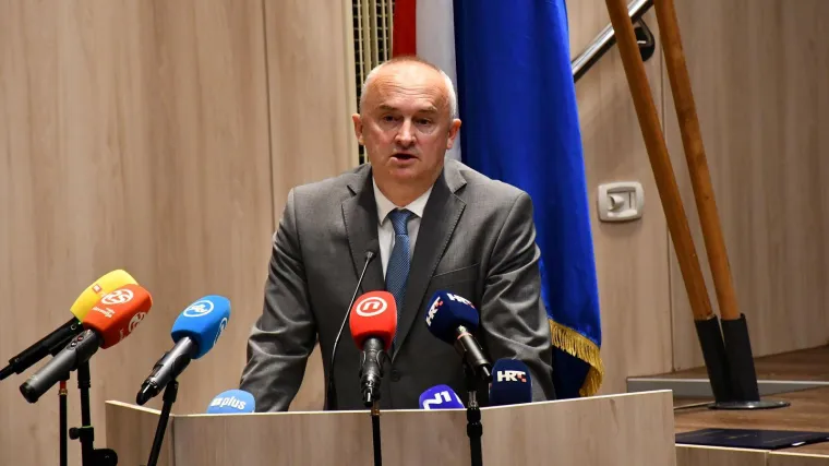 Tri kuće, dva kredita i primanja od skoro 5000 &euro; - ovo je imovinska kartica uhićenog gradonačelnika