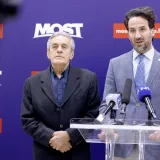 Miletić i Jurčević osudili kažnjavanje branitelja: 'Oni se ne mogu kriminalizirati zbog pozdrava 'ZDS''