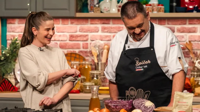 Kako su chef Tomislav &Scaron;piček i glumica &ldquo;Divljih pčela&rdquo; od svinjskog vrata i heljde napravili jelo koje se dugo pamti