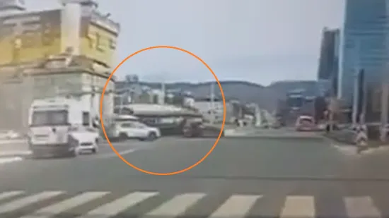 Kamera snimila trenutak nesreće: Tramvaj u&scaron;ao u zavoj, a onda je krenuo užas