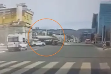 Kamera snimila trenutak nesreće: Tramvaj u&scaron;ao u zavoj, a onda je krenuo užas