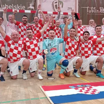 Hrvatski svećenici osvojili srebro na Europskom prvenstvu: U finalu izgubili od Poljske