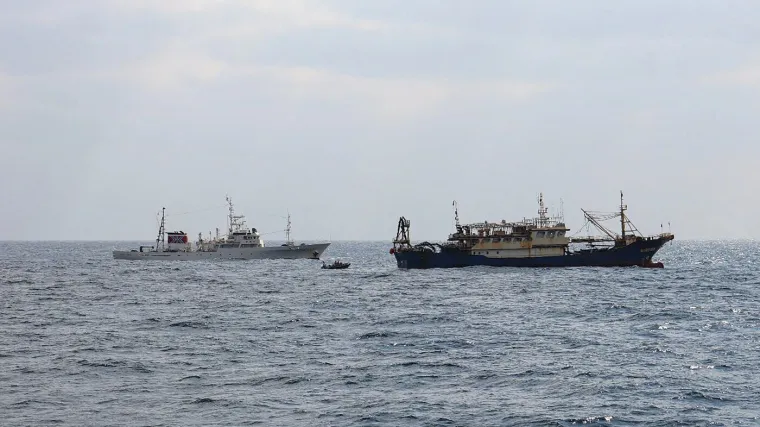 Jedna rutinska kontrola mogla bi rasplamsati sukob dviju sila: Uhićen je kapetan kineskog broda