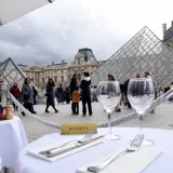 Velika muljaža u muzeju Louvre! Uhićeno deset osoba, &scaron;teta se penje do najmanje 330.000 eura