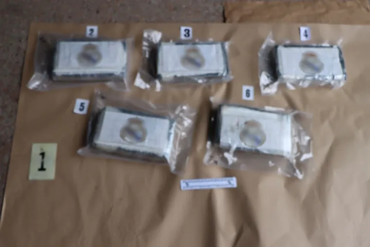 U Mercedesu imao 5,7 kg kokaina! Naljepnicu na paketu droge prepoznat će svi ljubitelji nogometa