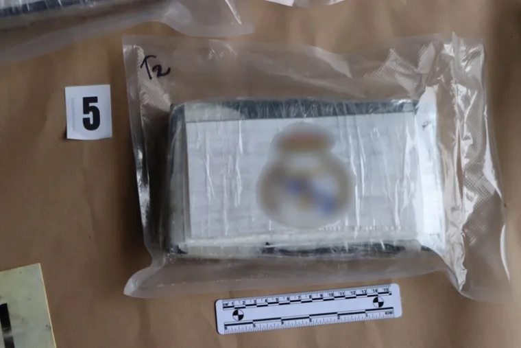 U Mercedesu imao 5,7 kg kokaina! Naljepnicu na paketu droge prepoznat će svi ljubitelji nogometa