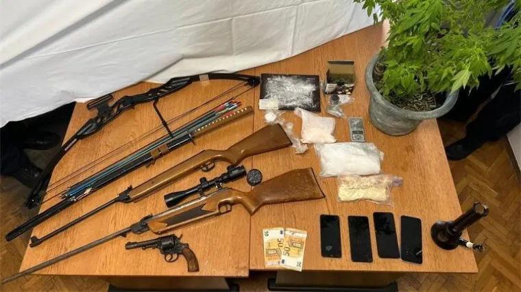 Pali dileri u &Scaron;ibeniku: Pogledajte samo &scaron;to im je sve policija prona&scaron;la u stanu